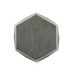 Tavolino laterale geometrico Pamsha in ferro martellato di