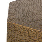 Tavolino laterale geometrico Pamsha in ferro martellato di