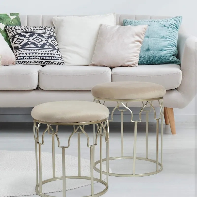 Poggiapiedi rotondo impilabile, gambe in acciaio, altezza 43 cm, set di 2 pouf e pouf contenitore, grigio chiaro.